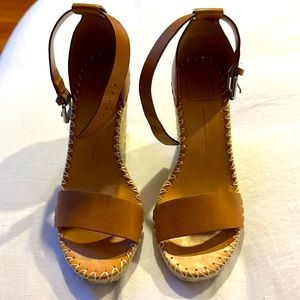 DOLCE VITA LEATHER TAN ESPADRILLES. 3.5INCHES HIGH. NEVER WORN. SIZE 7.5.